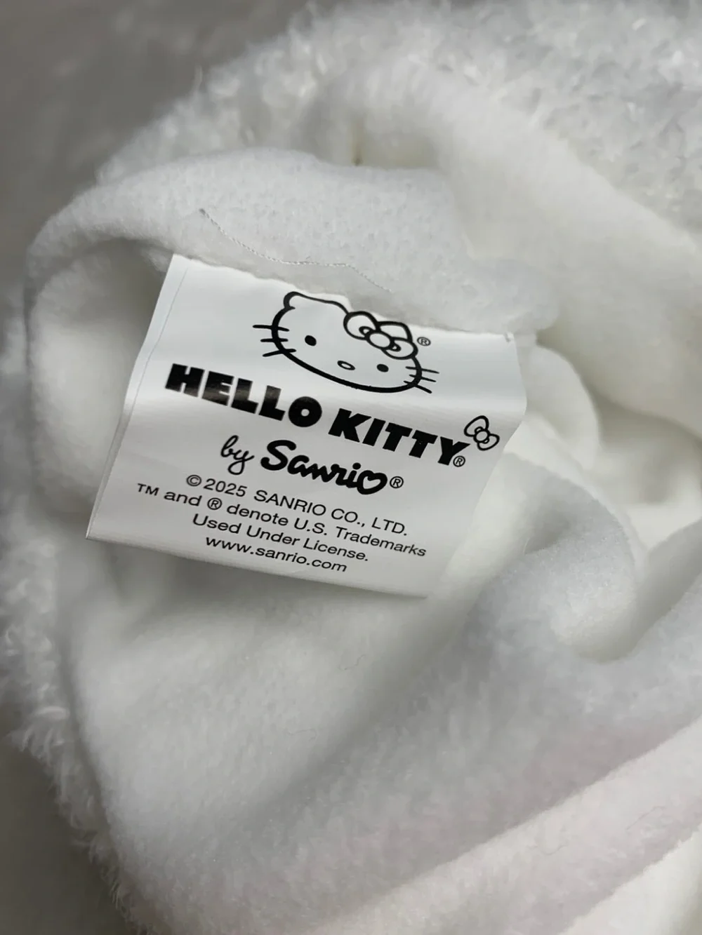 Hello Kitty White Plush Beanie with Red Bow Fall Winter Cozy